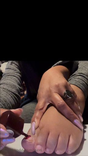 Quick Pedicure and Oily Foot Rub