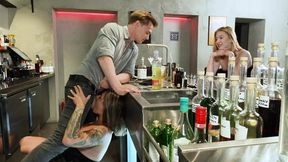 Free Drinks? Bartender Gets Huge Dick&#x1F346; Sucked