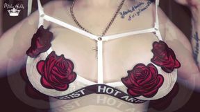 Wank all over beauty not over your ugly wife! Big tits and lips addiction!