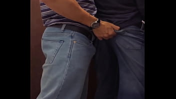 termina la despedida de solteros y el novio me folla pasado de copas