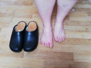 Clogs play