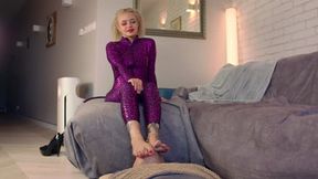 Harley Quinn (Khaleesi From Ukraine) She Is Telling About Men - Russian Language - Full