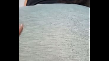 Porno callejero sexy latina caminando en la calle me da una mamada