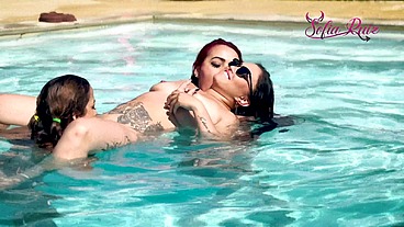 My friends challenge me to do mischief in the pool, I accept and they make me very horny with the games.