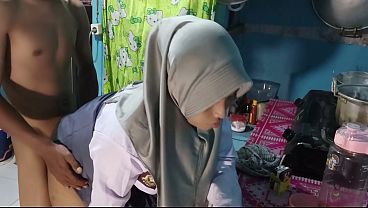 Ngentot adik tiri ku sepulang sekolah