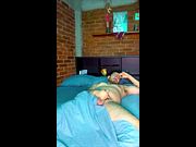 Macho hetero descansando se toca su gran vergota y eyacula muy rico