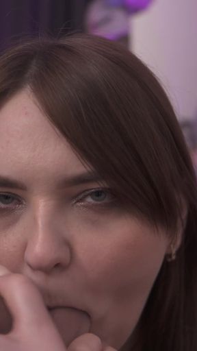 Twerking Naked Big Booty with Blowjob Dildo with Cum