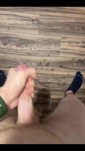 Horny 18yo Twink Jerks off & Moans Loud - Huge Cum Explosion!