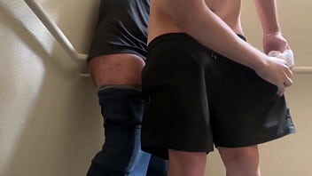 FUDENDO COM O VIZINHO NA ESCADA DO PR&Eacute_DIO.