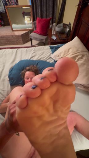 Sleepy wife gets wet and slow fucked early morning, spreads her toes