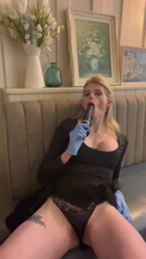 Zara Deeley BBDildo