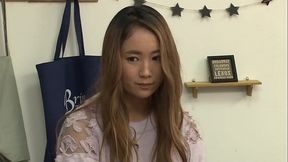 偶然呼んだデリヘル嬢はまさかの女友達！？気まずい沈黙と嫌々なサービスの中で興奮しまくったボクは「誰にも言わないから」とチ○コを押し付けると&hellip_　弱みを握られゲスチ○ポに従順に従う美女達！！気まずさで逆に興奮！？【パート4】