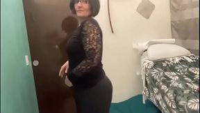 Je vous fais un petit strip au travail?