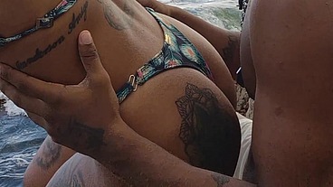 Era Só Pra Curtir a Praia Mais Acabamos Transando e Sem Camisinha - Joao O Safado