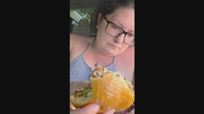 Reina Lokita snacking