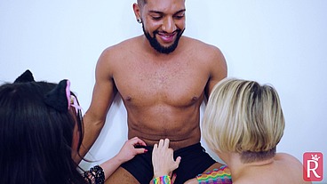 PUTARIA NO MENAGE COM DIREITO A UM CONSOLO DUPLO NA BCT E NO CU - MENAGE SLUT WITH A DOUBLE DILDO IN HER PUSSY AND ASS