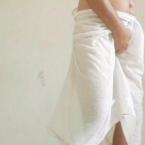 Body Ko Lagaya Tel Lund Ko Kiya Khush