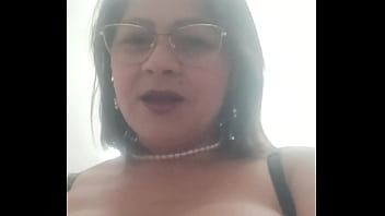 ENCUENTRO VIDEO QUE MI MADRASTRA LE ENVIA A SUS AMANTES