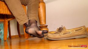 GentlemensCloset Good Looking Zack Returns To Showcase Vintage Stockings