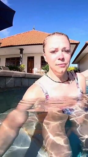 Breath Hold Training in Pool