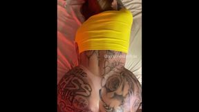 Anny Alves gostosa tatuada dando o cuzinho gostoso depois de perder uma aposta do jogo do Brasil