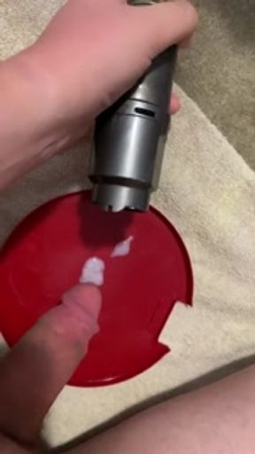 Vacuum sucks so good makes me cum twice