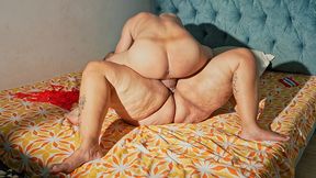latina miilf tiene sexo con el vecino de una forma increible