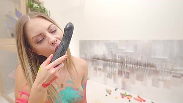 Solo Paint Hard Dildo Fuck