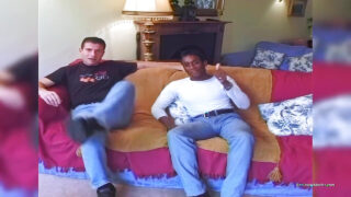 A esta guarrilla le lamen y follan el culo Ben Dover y Omar Williams