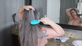 Phoenix Stacy Brushing Her Long Hair While Naked 720p MP4