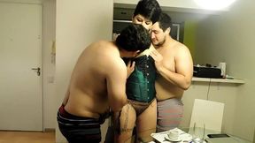 la madrastra de mi amigo va al super y se coje dos tipos cualquiera parte 2 etapa 5