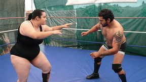 THE GIANT of GIANTS - Ginger the Giant vs Rico Suave the Giant (IN HIGH DEFINITION)