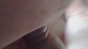 Mia fait une Pipe