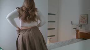 An Elegant Wife Entertains Without Her Husband. Fingering Orgasm.