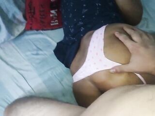 despierta mi linda hijastra te toca entregar tu lindo culo a tu papi