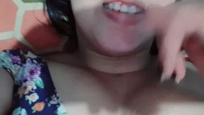 lesbiana tomada y se graba y envia video a su novia pero se confunde y se lo envia al tio, real casero amateur