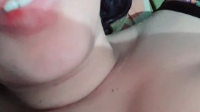 lesbiana tomada y se graba y envia video a su novia pero se confunde y se lo envia al tio, real casero amateur