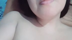 lesbiana tomada y se graba y envia video a su novia pero se confunde y se lo envia al tio, real casero amateur