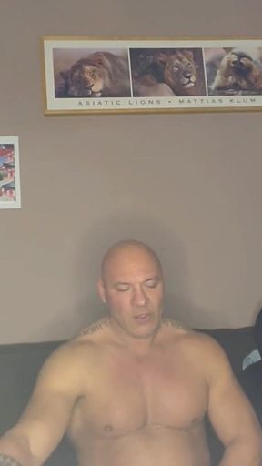 Mr Guru Solo Bodybuilder Friend Jerk off