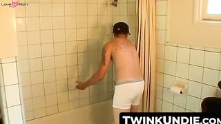 TwinkUndie.com - Homo's steamy shower jerk off and powerful cum blast