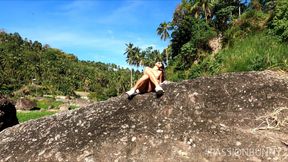 Sunny Masturbation in Tropic