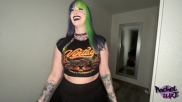 Glo Tripod’s 12-Inch BBC Wrecked Holes Biggest Facial Ever!
