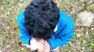 Azgın amatör eşcinsellerin büyük penisleri anüslerine derinlemesine alıp boşalmalarını gösteren halka açık bakış açısı görüntüleri.