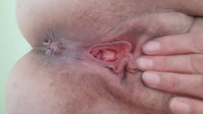 milf intensely masturbates her mature swollen pussy