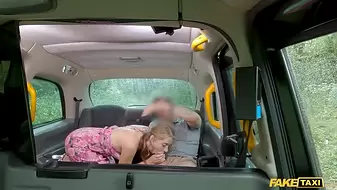 Sex Taxi She cannot pay by credit card so her pussy will be used for payment