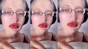 ASMR Blueberry Eating - Lipstick Fetish, ASMR, Eyeglasses, Giantess