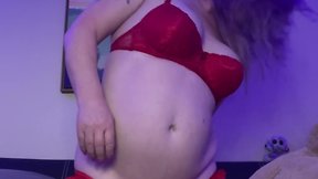 Amaericain adult transgender fuckes her butt with a enormous sextoy