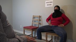 Arab milf gets huge cumshot in mouth