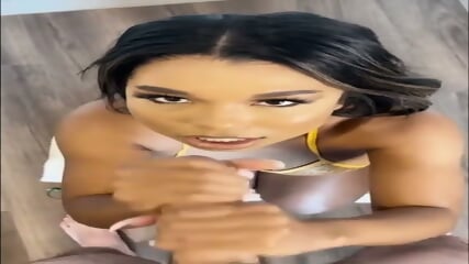 Latina get cum on her glasses