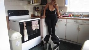 Big ass spandex milf in the Kitchen